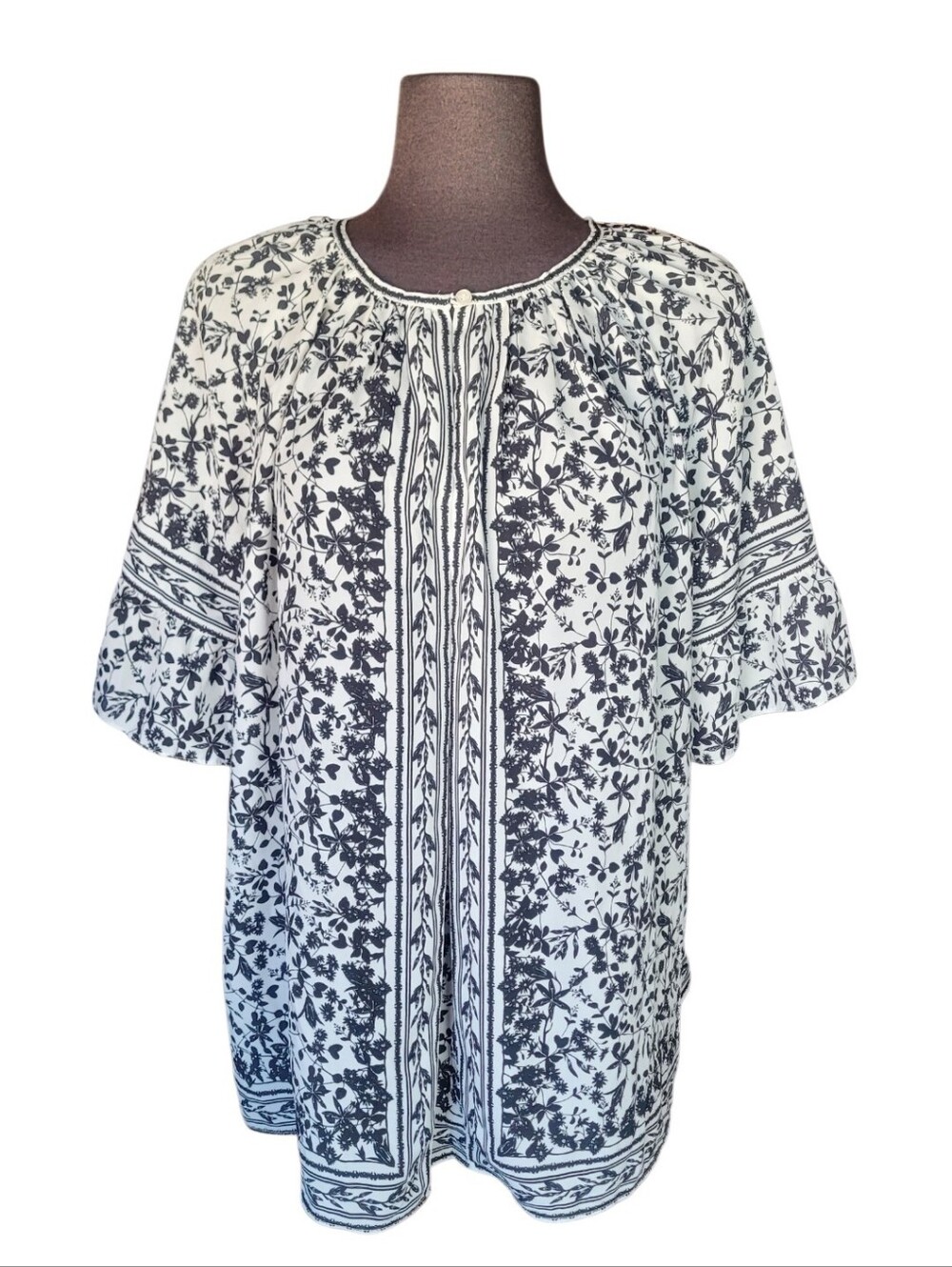 Max Studio Women’s Black & White Floral Peasant Top - Picture 8 of 13